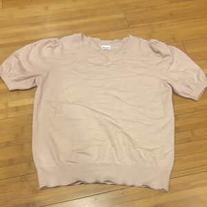 Elegant Women's Crewneck Top in Soft Pink